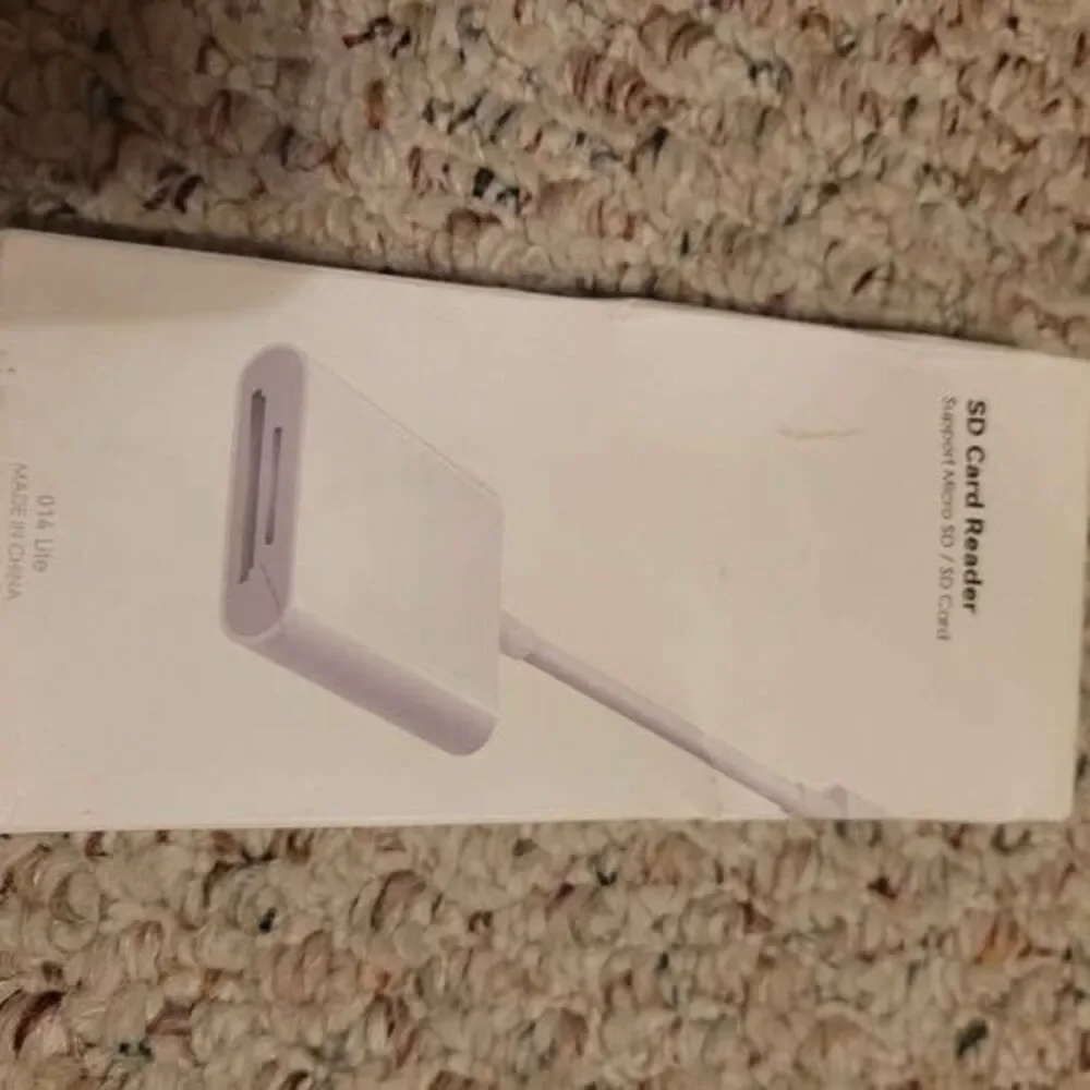 SD Card Reader Adapter for iOS Devices